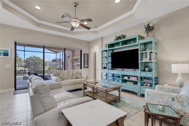 1589 Serrano CIR, Naples, FL 34105