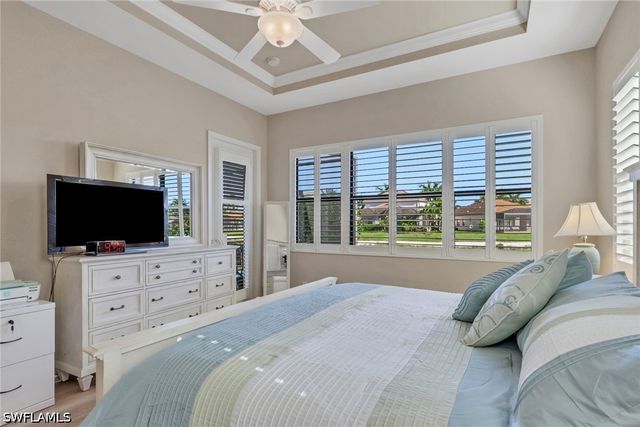 1589 Serrano CIR, Naples, FL 34105