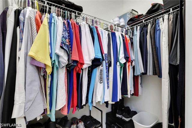 1589 Serrano CIR, Naples, FL 34105