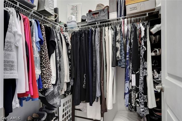 1589 Serrano CIR, Naples, FL 34105