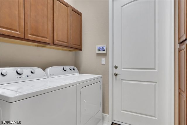 1589 Serrano CIR, Naples, FL 34105