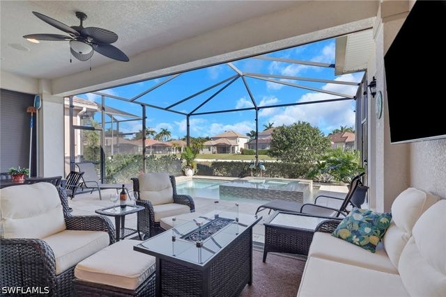 1589 Serrano CIR, Naples, FL 34105