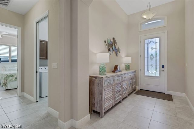 1589 Serrano CIR, Naples, FL 34105