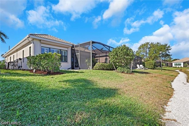 1589 Serrano CIR, Naples, FL 34105