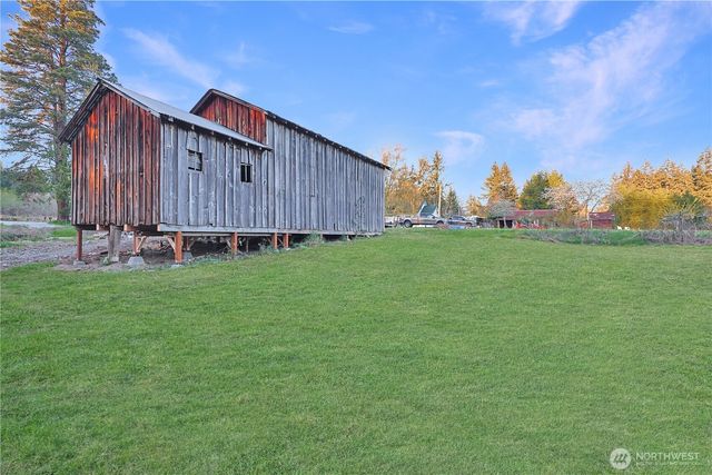 10802 Eatonville Highway E, Eatonville, WA 98328