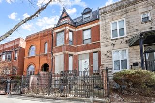 3143 S Giles Avenue, Chicago, IL 60616