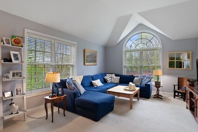 80 Ridgetop Lane, Henniker, NH 03242