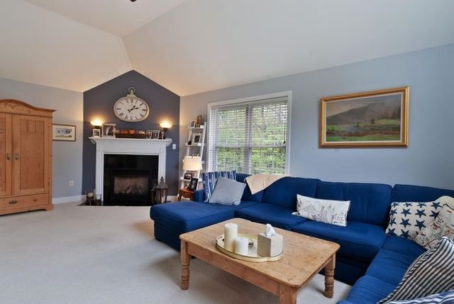 80 Ridgetop Lane, Henniker, NH 03242