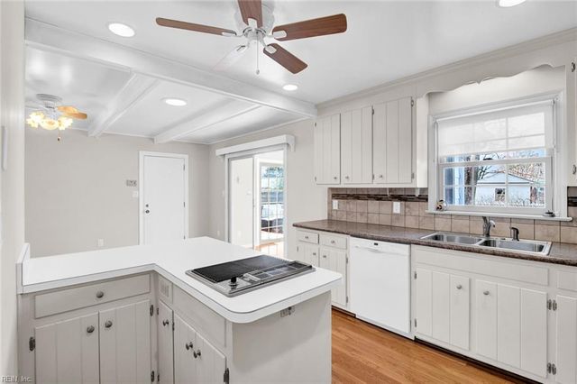 1227 Moyer RD, Newport News, VA 23608