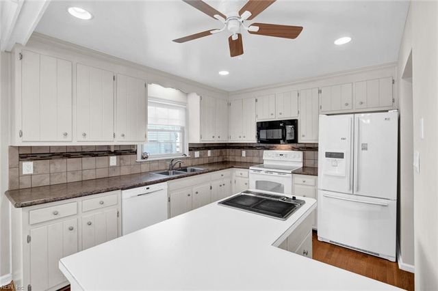 1227 Moyer RD, Newport News, VA 23608