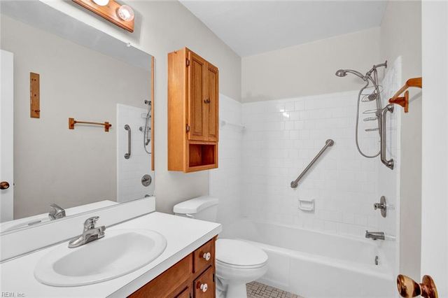 1227 Moyer RD, Newport News, VA 23608