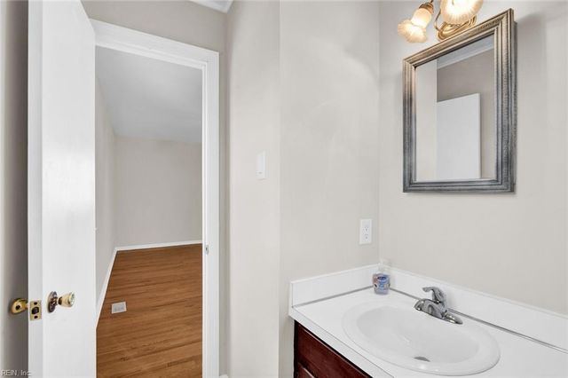 1227 Moyer RD, Newport News, VA 23608