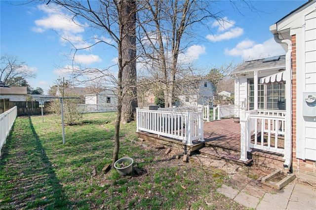 1227 Moyer RD, Newport News, VA 23608