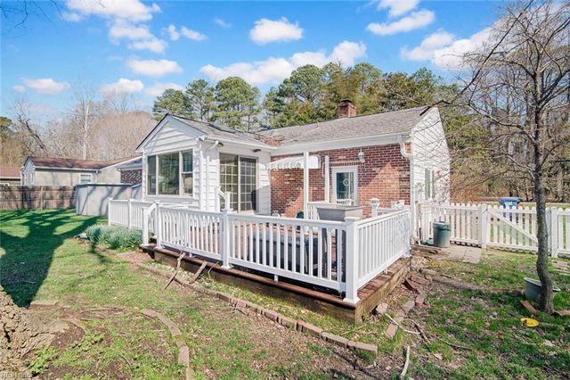 1227 Moyer RD, Newport News, VA 23608