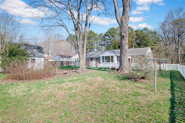 1227 Moyer RD, Newport News, VA 23608