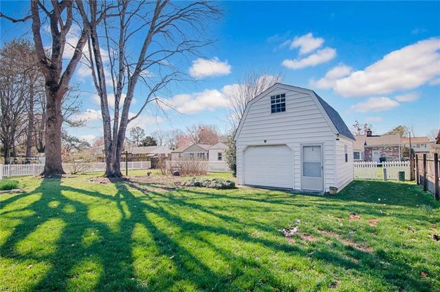 1227 Moyer RD, Newport News, VA 23608