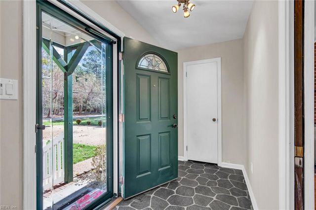 1227 Moyer RD, Newport News, VA 23608