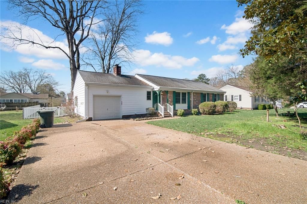 1227 Moyer RD, Newport News, VA 23608