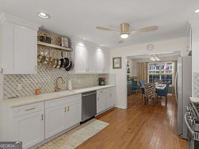 300 Farm View Court, Locust Grove, GA 30248