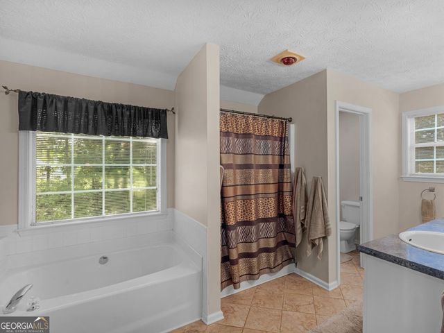 300 Farm View Court, Locust Grove, GA 30248