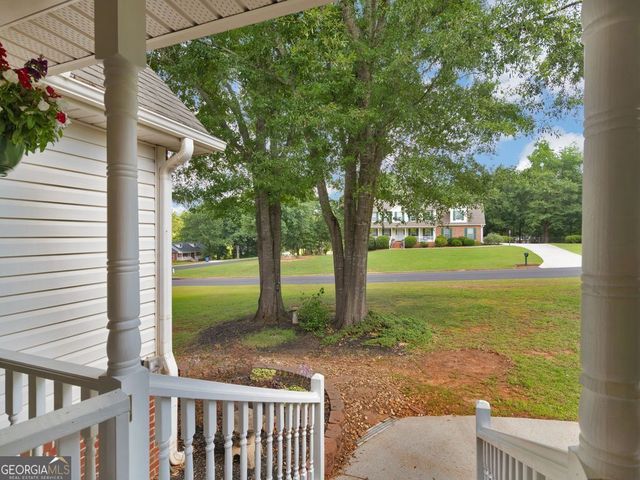 300 Farm View Court, Locust Grove, GA 30248
