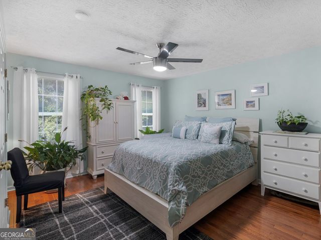 300 Farm View Court, Locust Grove, GA 30248
