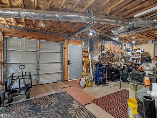 300 Farm View Court, Locust Grove, GA 30248