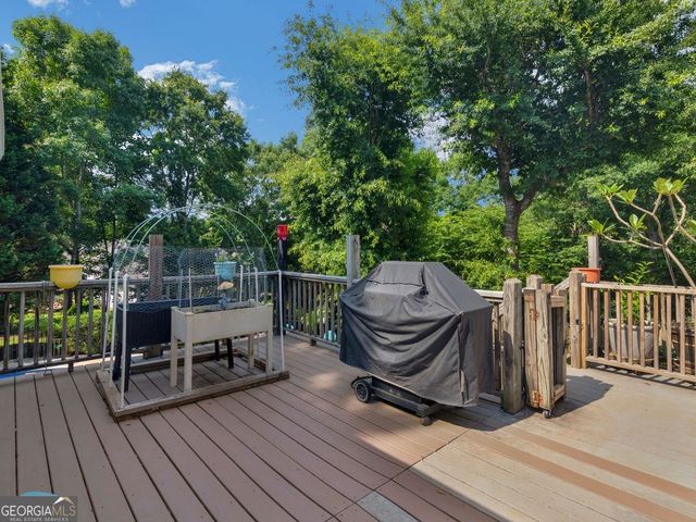 300 Farm View Court, Locust Grove, GA 30248