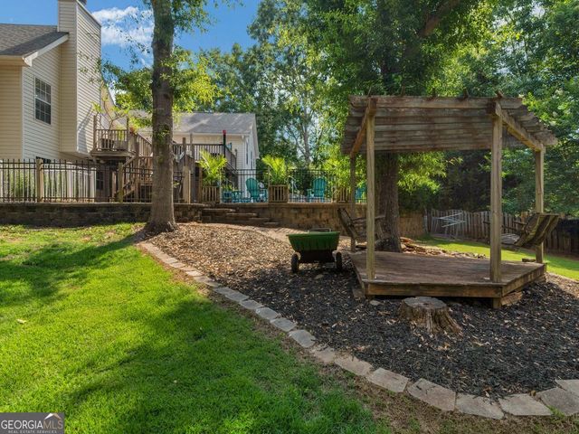 300 Farm View Court, Locust Grove, GA 30248