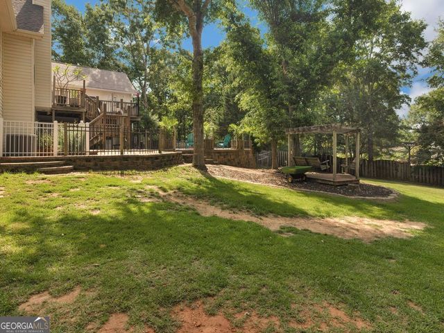 300 Farm View Court, Locust Grove, GA 30248