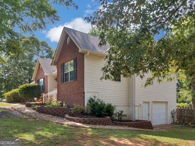 300 Farm View Court, Locust Grove, GA 30248