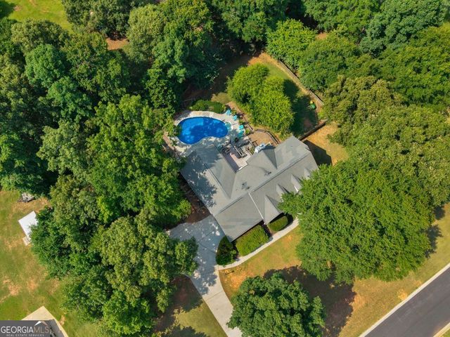 300 Farm View Court, Locust Grove, GA 30248