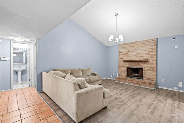 2825 Vancouver Dr, Corpus Christi, TX 78414