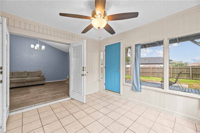 2825 Vancouver Dr, Corpus Christi, TX 78414