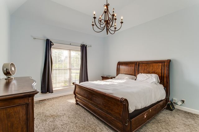 1701 Fallen Acorn Ct, Murfreesboro, TN 37129