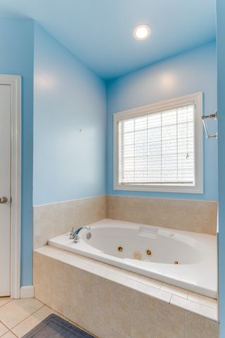 1701 Fallen Acorn Ct, Murfreesboro, TN 37129