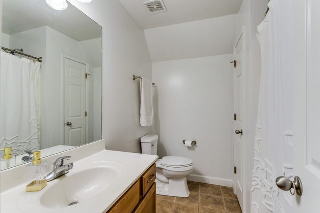 1701 Fallen Acorn Ct, Murfreesboro, TN 37129