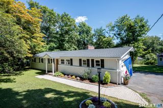 9 Old Hickory Lane, Branford, CT 06405
