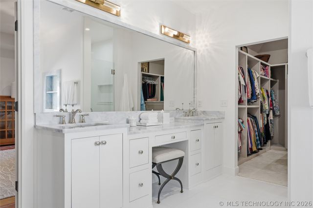 679 W 113th Court S, Jenks, OK 74037