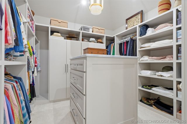 679 W 113th Court S, Jenks, OK 74037