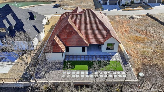 679 W 113th Court S, Jenks, OK 74037