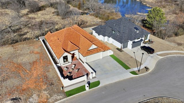 679 W 113th Court S, Jenks, OK 74037