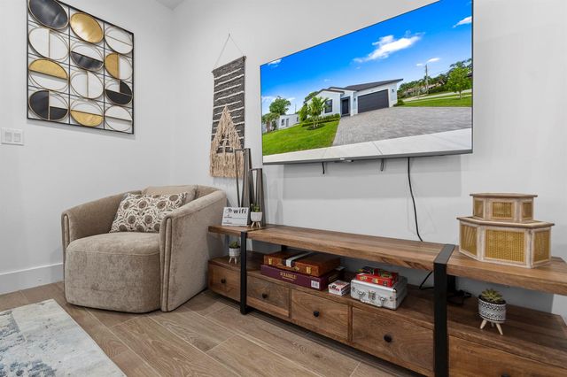 601 SW 3rd Street, Delray Beach, FL 33444