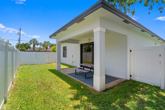 601 SW 3rd Street, Delray Beach, FL 33444