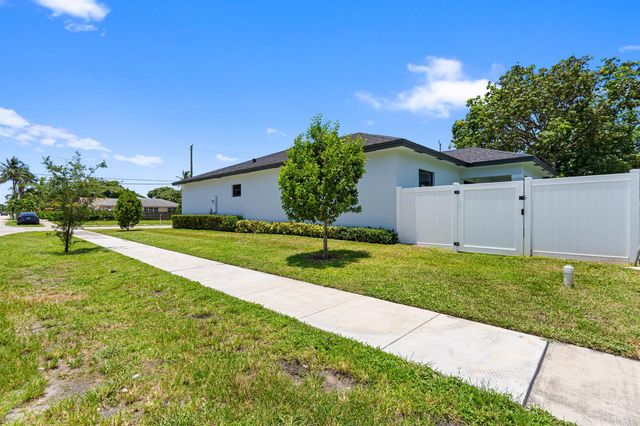 601 SW 3rd Street, Delray Beach, FL 33444