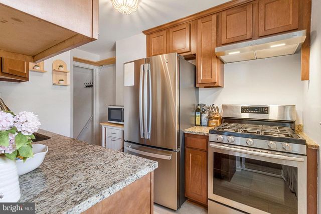 6928 UNIVERSITY DR, Alexandria, VA 22307