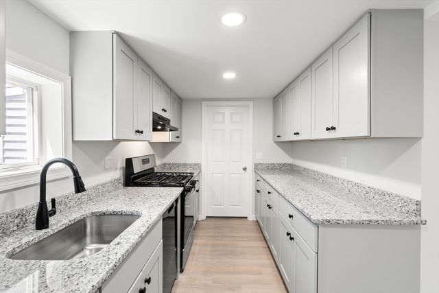 21 Evergreen Street, Dartmouth, MA 02747
