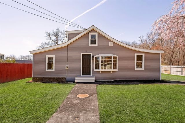 21 Evergreen Street, Dartmouth, MA 02747