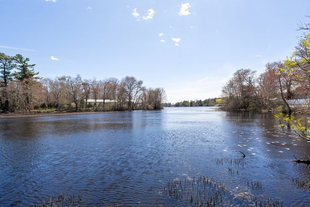 21 Evergreen Street, Dartmouth, MA 02747