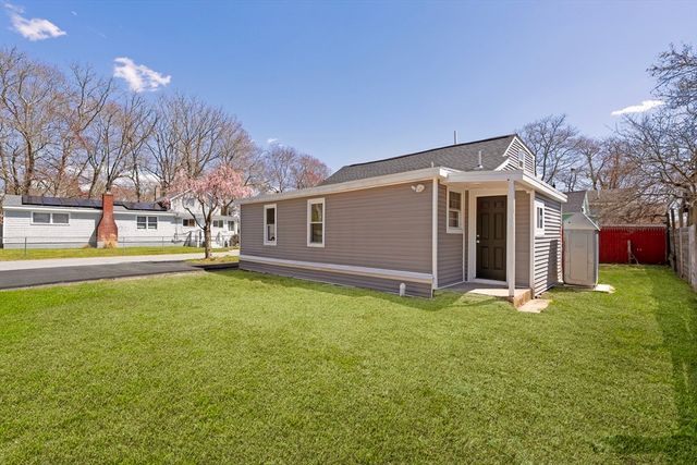 21 Evergreen Street, Dartmouth, MA 02747